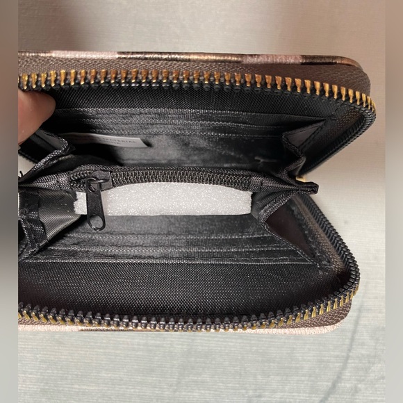 NWT leopard print designer look wallet 4.5“ x 4“ three-quarter round zipperBy,IM - Picture 8 of 10